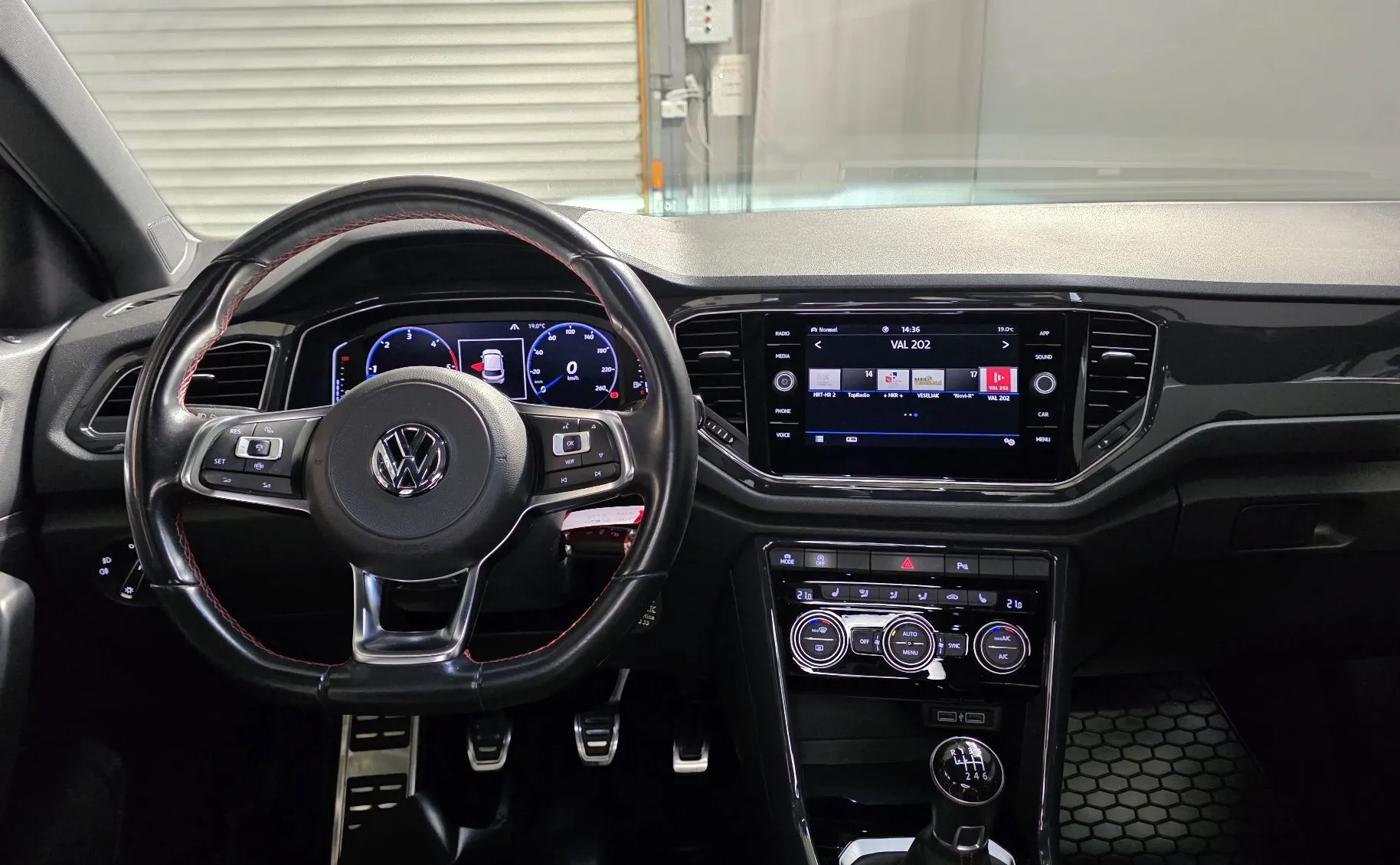 Zunanja slika - Volkswagen T-Roc - 2,0 TDI BMT Sport 1LAST SLO VIRTUAL ACC LANE LED KLJUKA - 7