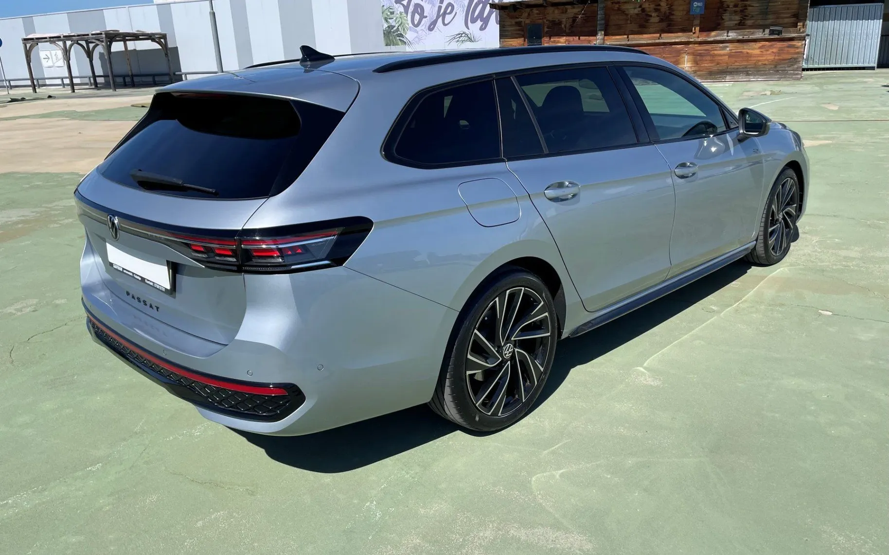 Zunanja slika - Volkswagen Passat - 2.0 TDI BMT R-Line DSG LED. NAVI.KAMER360.PDC2X - 4