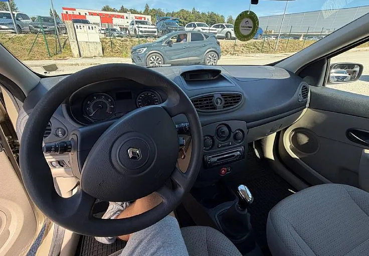 Zunanja slika - Renault Clio - 1.2 16V Dynamique Confort KOT NOV 1 LASTNIK - 9