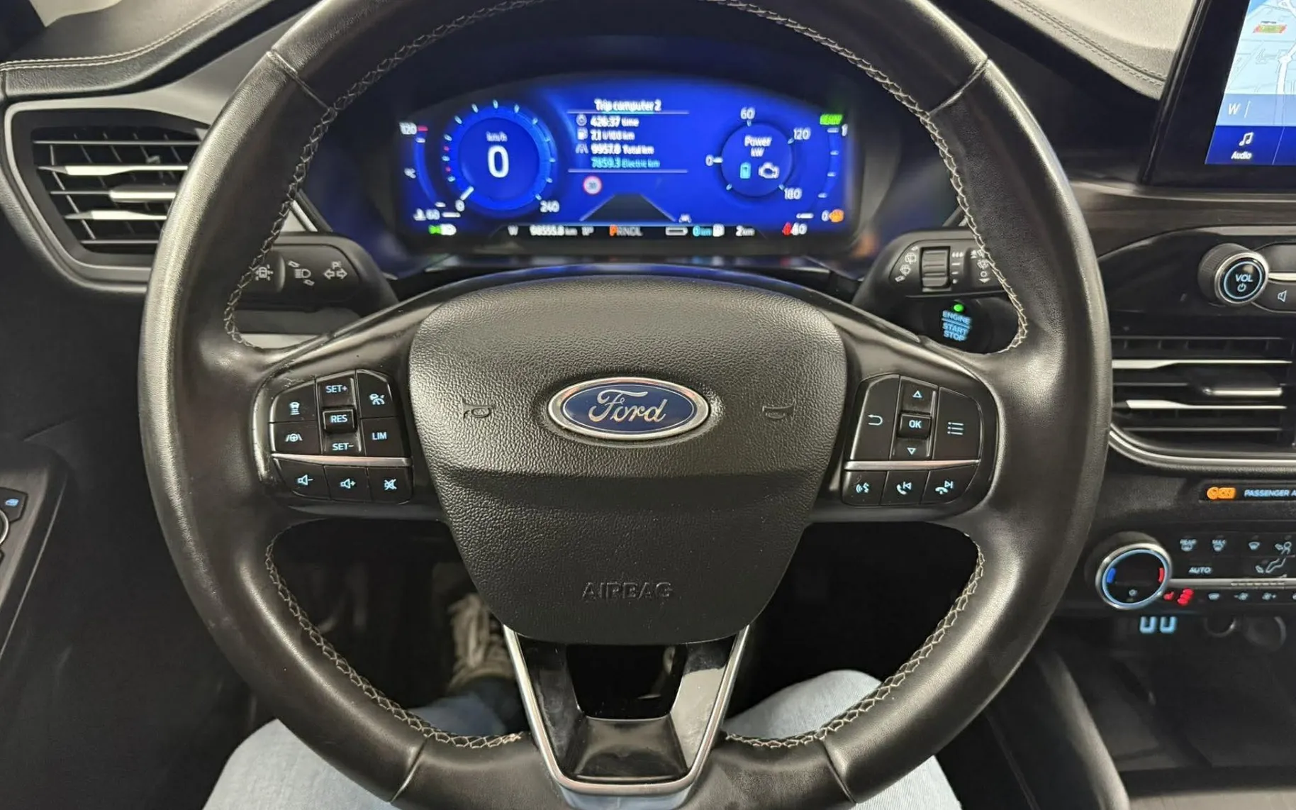 Notranja slika - Ford Kuga - 2.5 Vignale.NEMŠKI+4ALU.KAMERA.PANORAMA.KLUKA.LED - 13