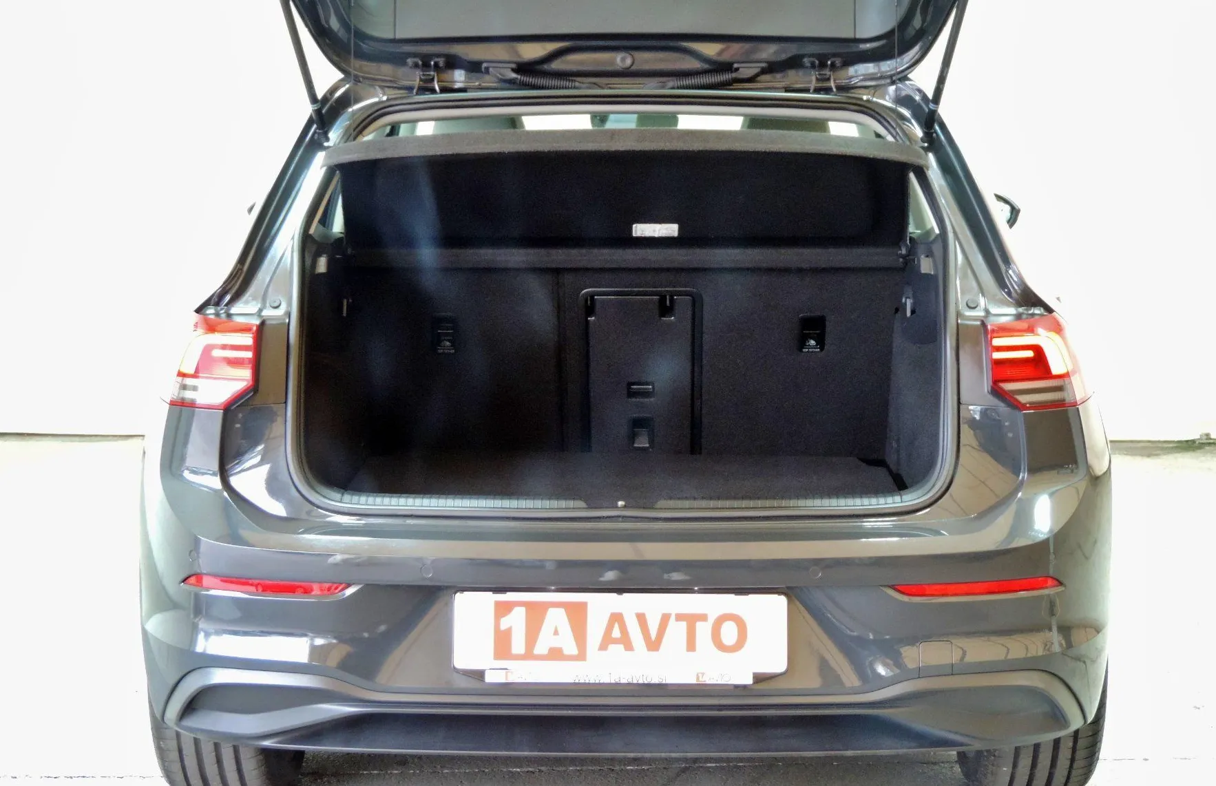 Zunanja slika - Volkswagen Golf - 1.5 TSI ACT BMT  DSG LED-ACC - 20