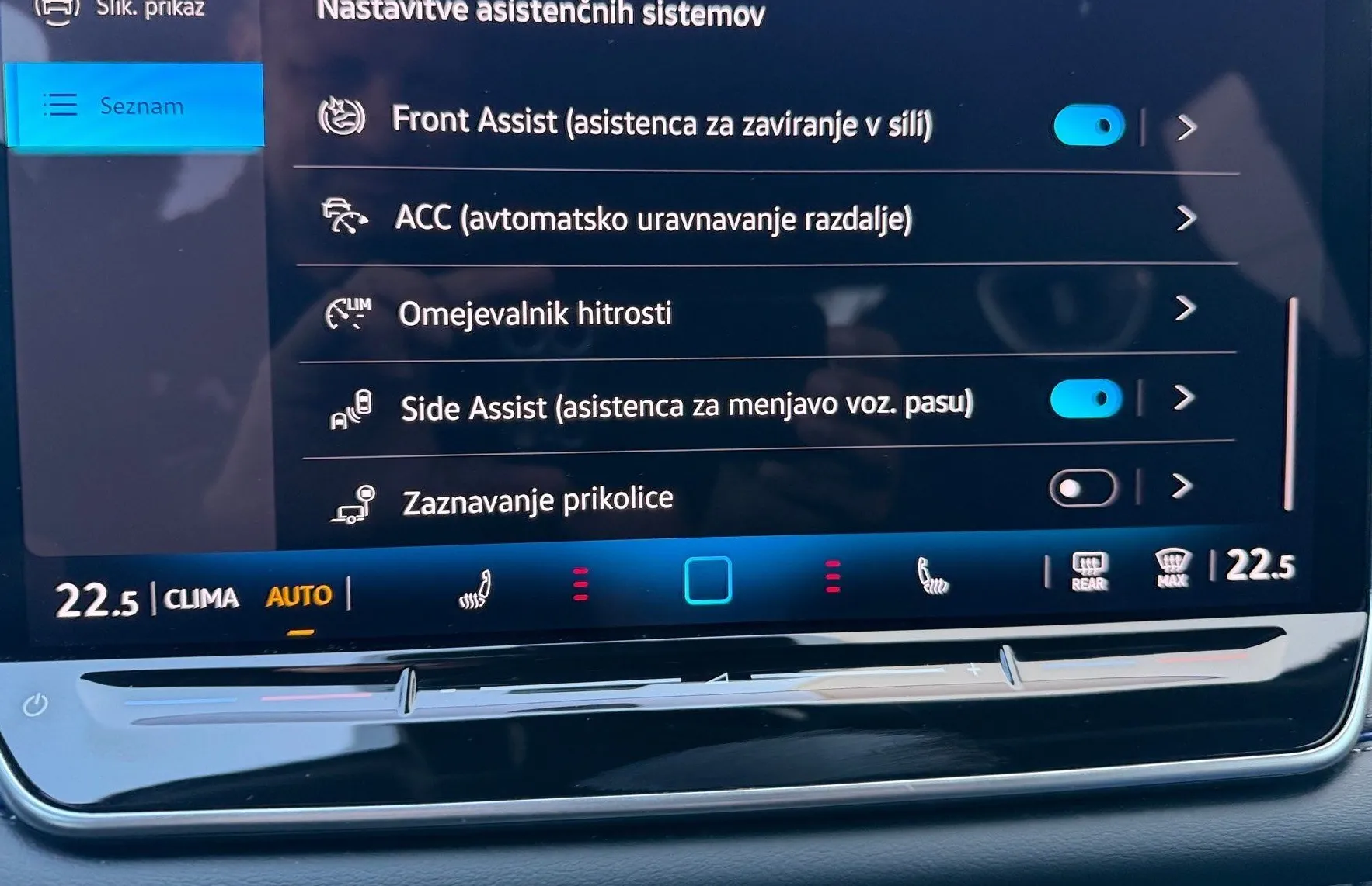 Zunanja slika - VW Tiguan - 2.0 TDI DSG R-Line  4Joy - 17