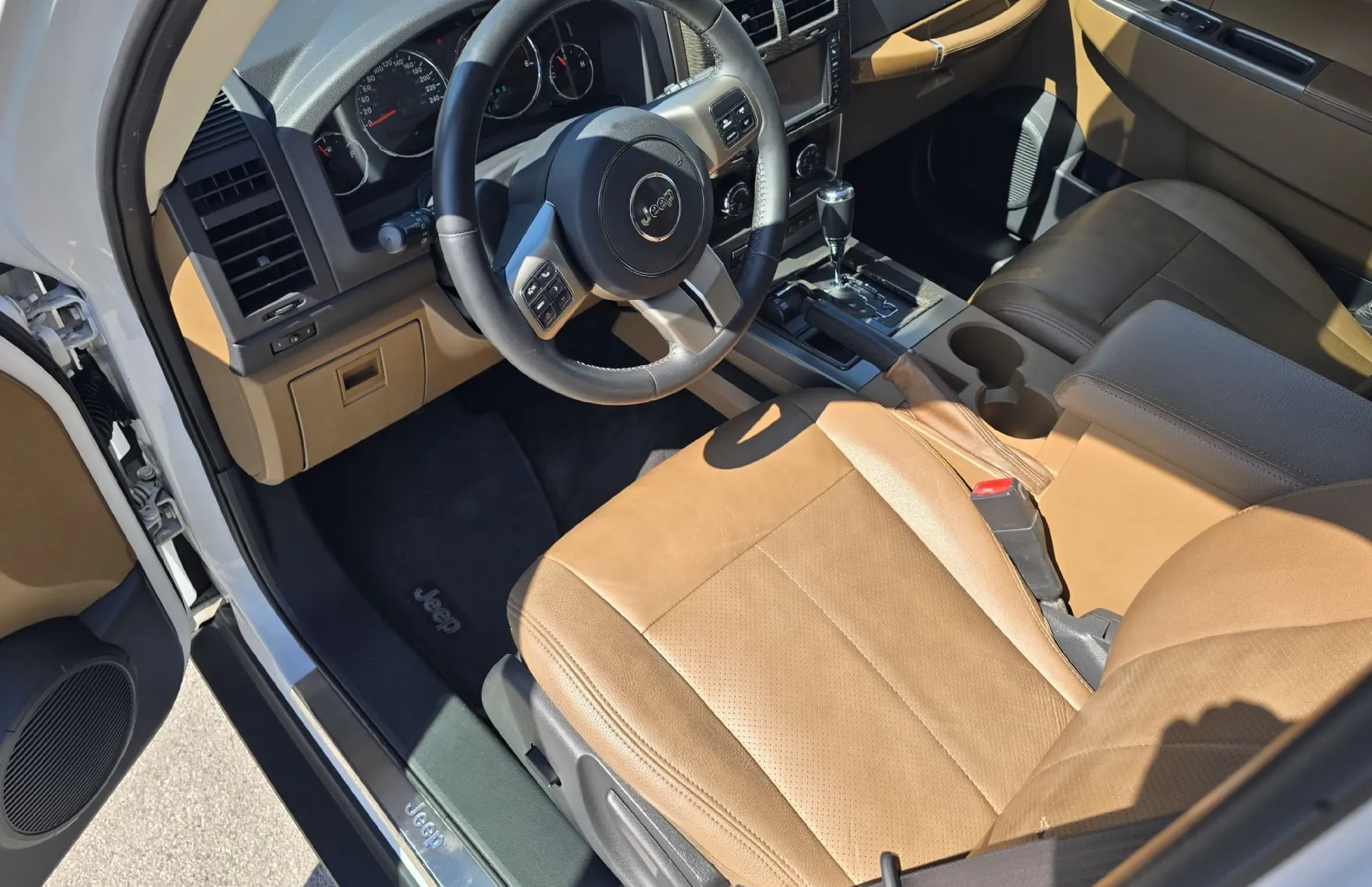 Zunanja slika - Jeep Cherokee - 2.8 Crd Limited 4X4 REDUKTOR - 10