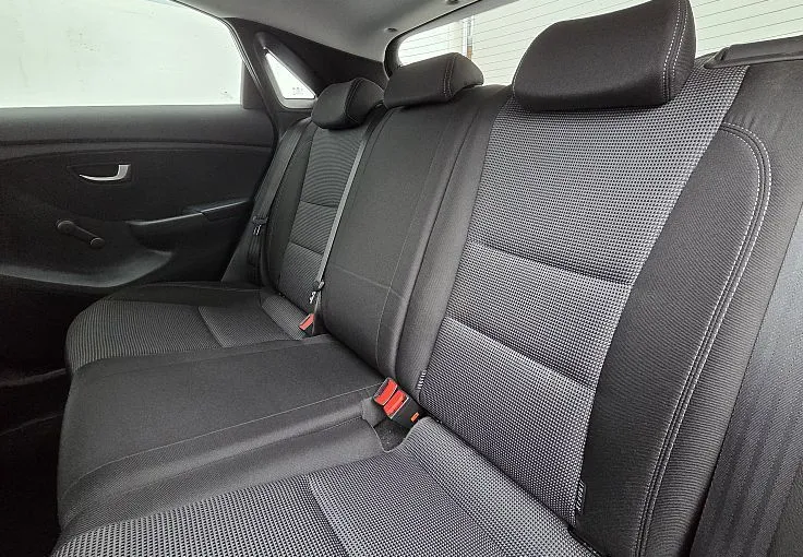 Zunanja slika - Hyundai i30 - 1.6 CRDi Comfort - 8