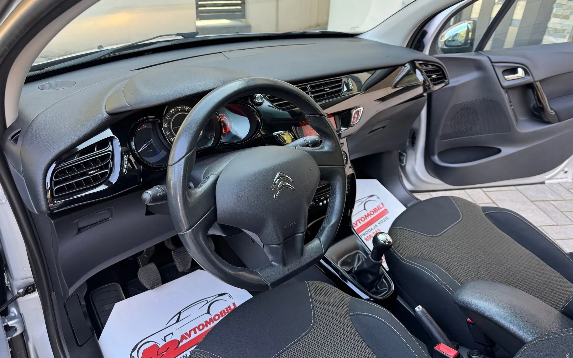 Notranja slika - Citroën C3 - 1.6 i 16V -DIGI KLIMA-SLOVENSKI-... - 9