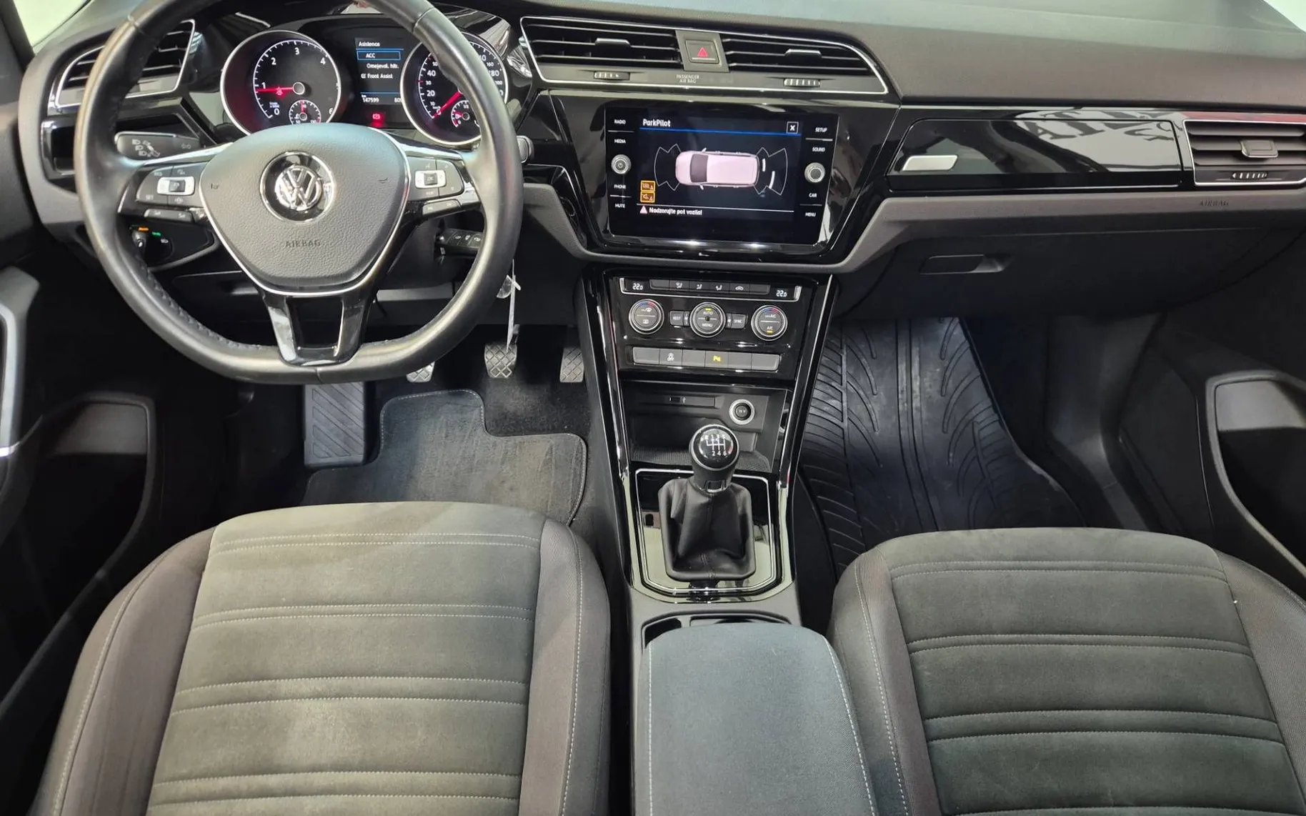 Zunanja slika - Volkswagen Touran - 1.6 TDI BMT R-Line - 6