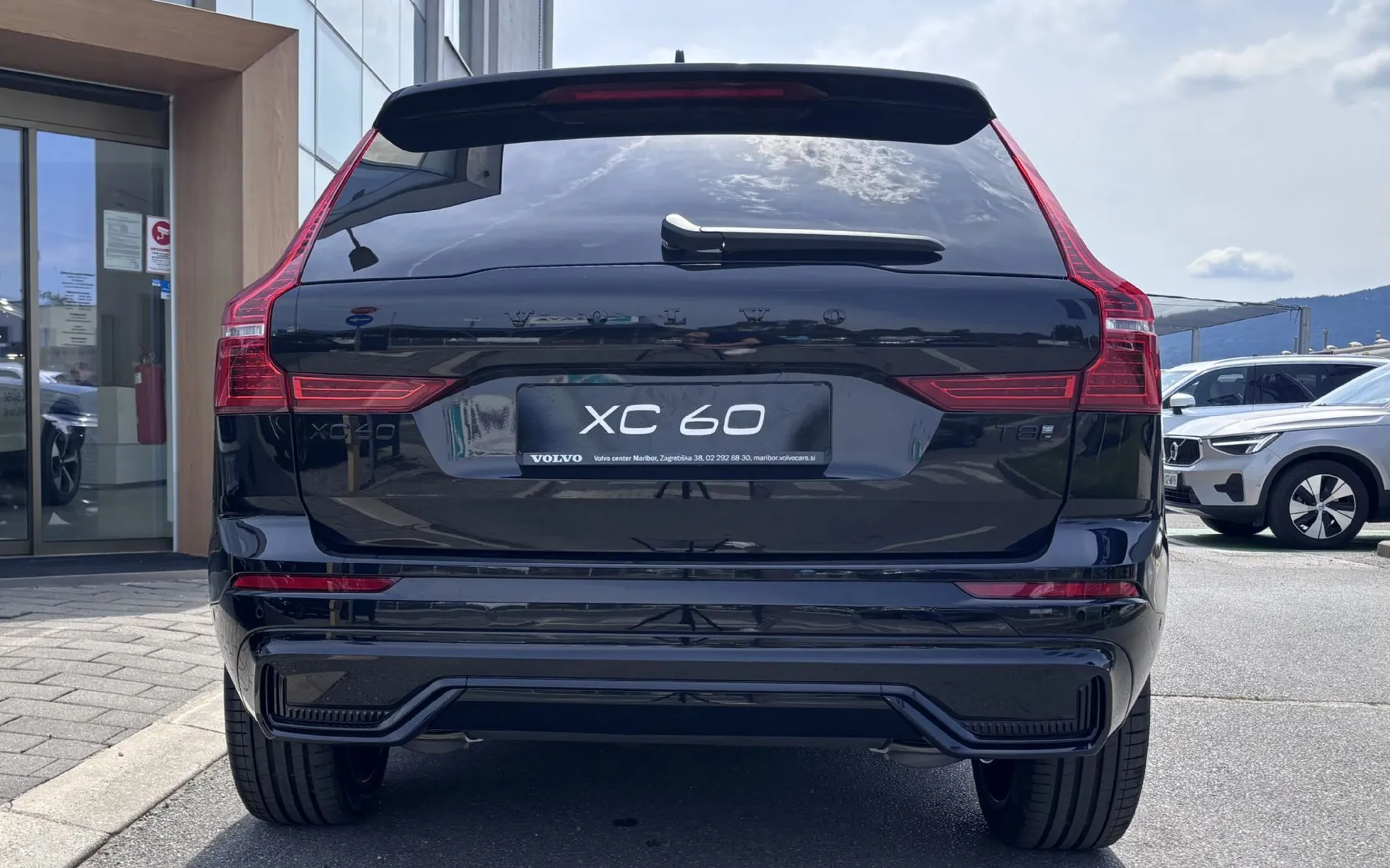Zunanja slika - Volvo XC60 - T8 TwE Ultra Black Edition - 5
