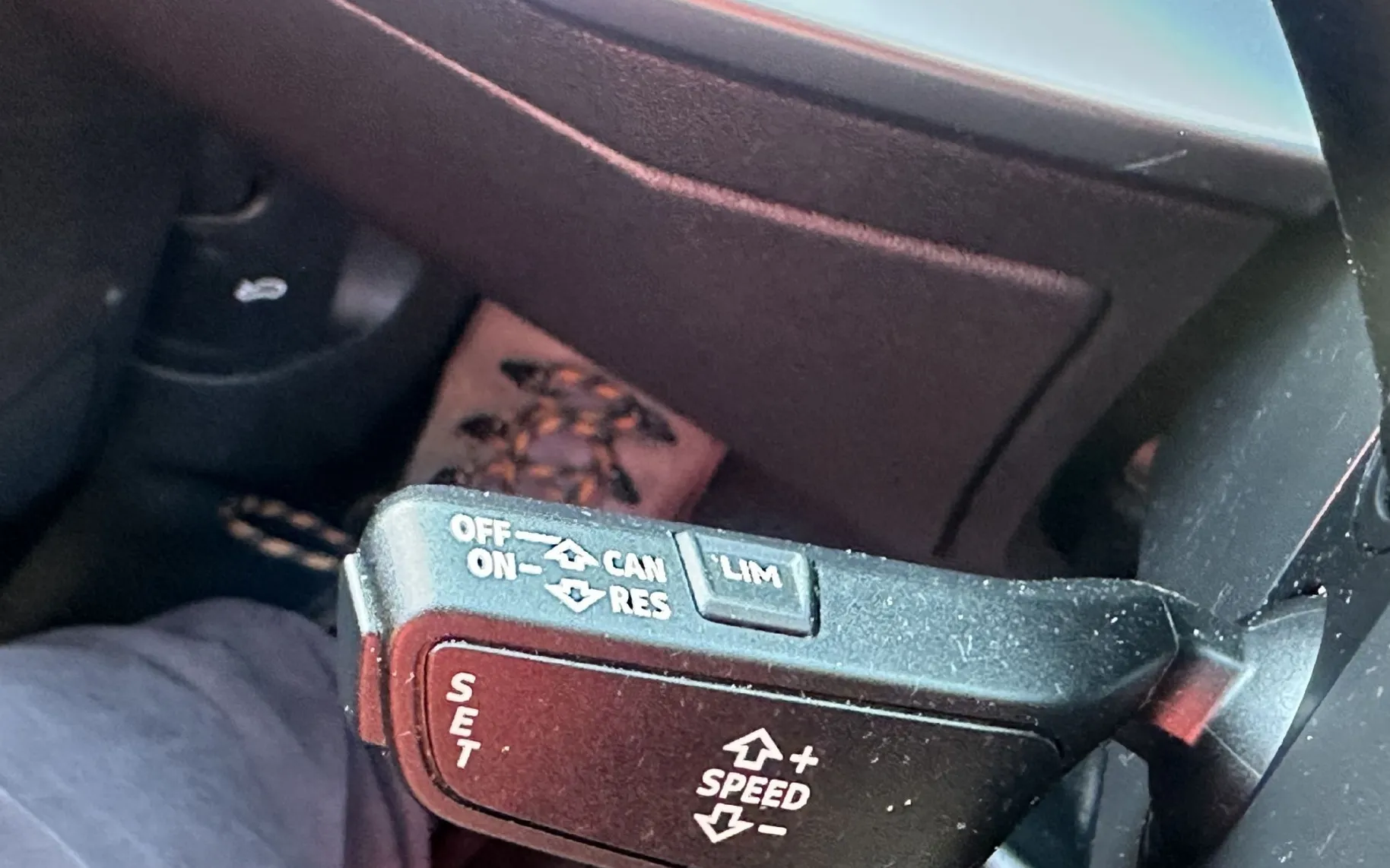 Notranja slika - Audi A3 - 45 TFSI e S line+4ALU.KAMERA.NAVI.LED.USNJE.ACC - 13