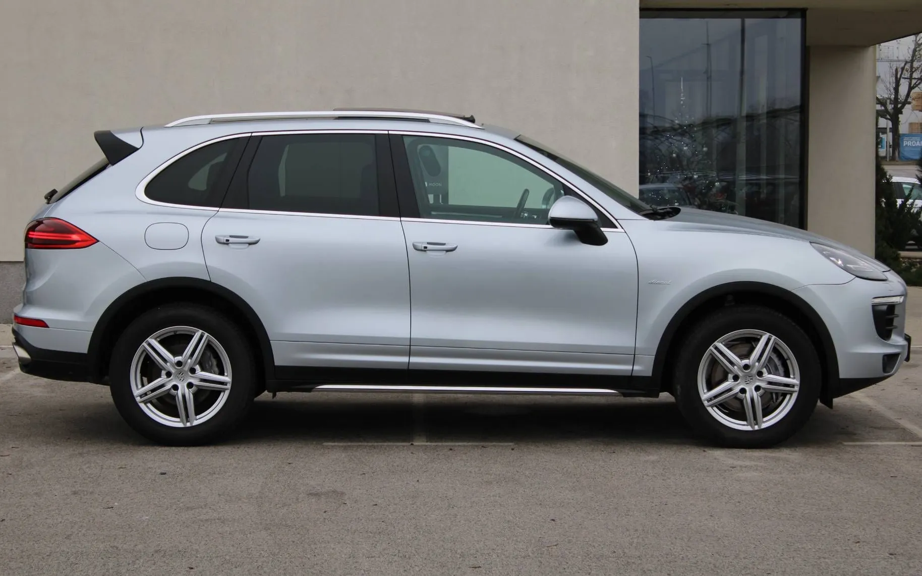 Zunanja slika - Porsche Cayenne - 3.0 TD Platinum Edition HLAJ SED PANO KEYLESS - 5