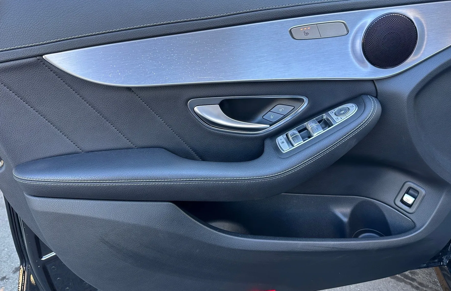 Zunanja slika - Mercedes-Benz C-Razred - 43 AMG 4MATIC MULTIBEAM PANO NAVI PDC 360 KAM TOP - 13