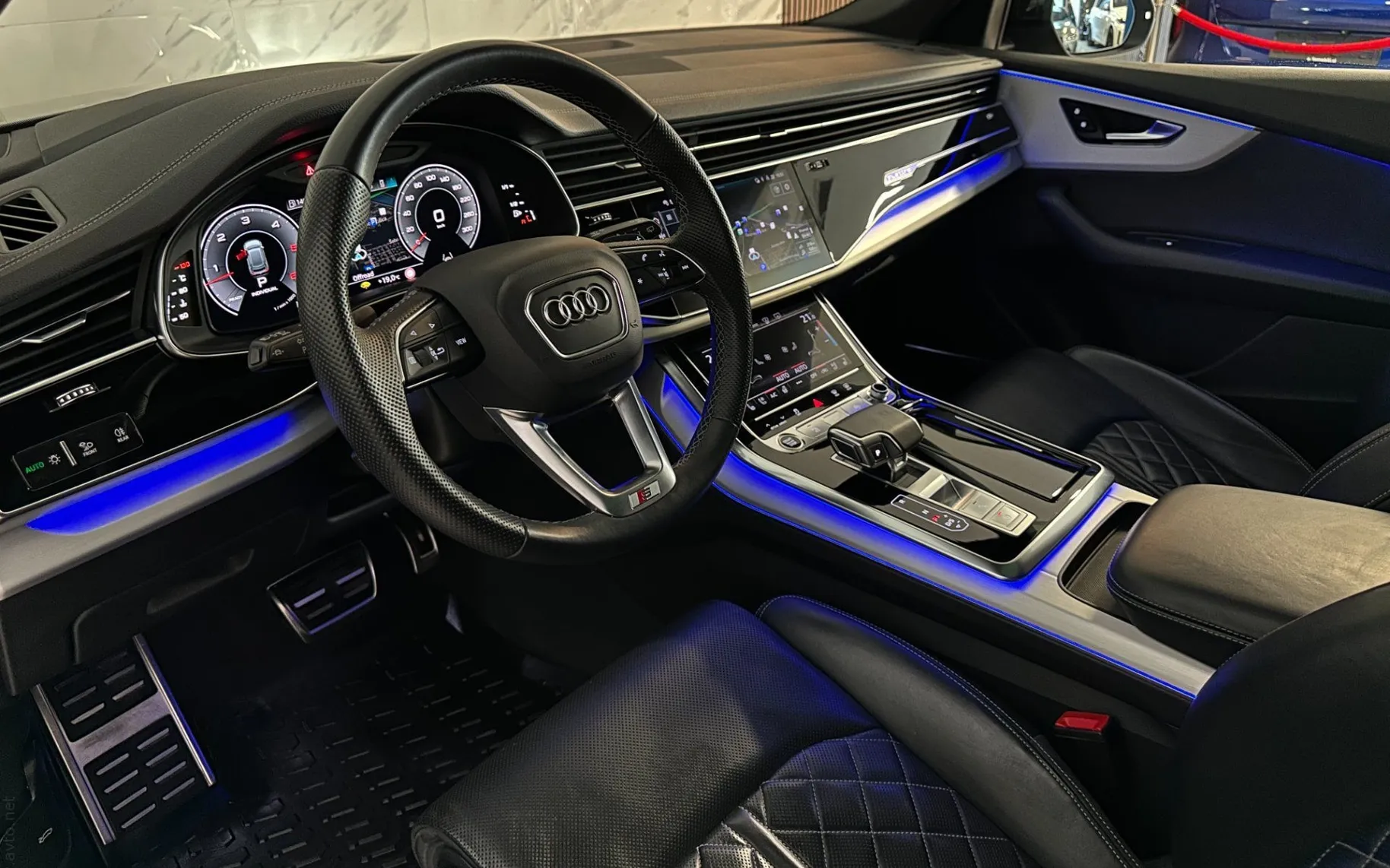 Notranja slika - Audi Q8 - 50TDI|Q|S-Line|Pano|SoftC|Zračno|ACC|Hlaj|Masaža| - 8