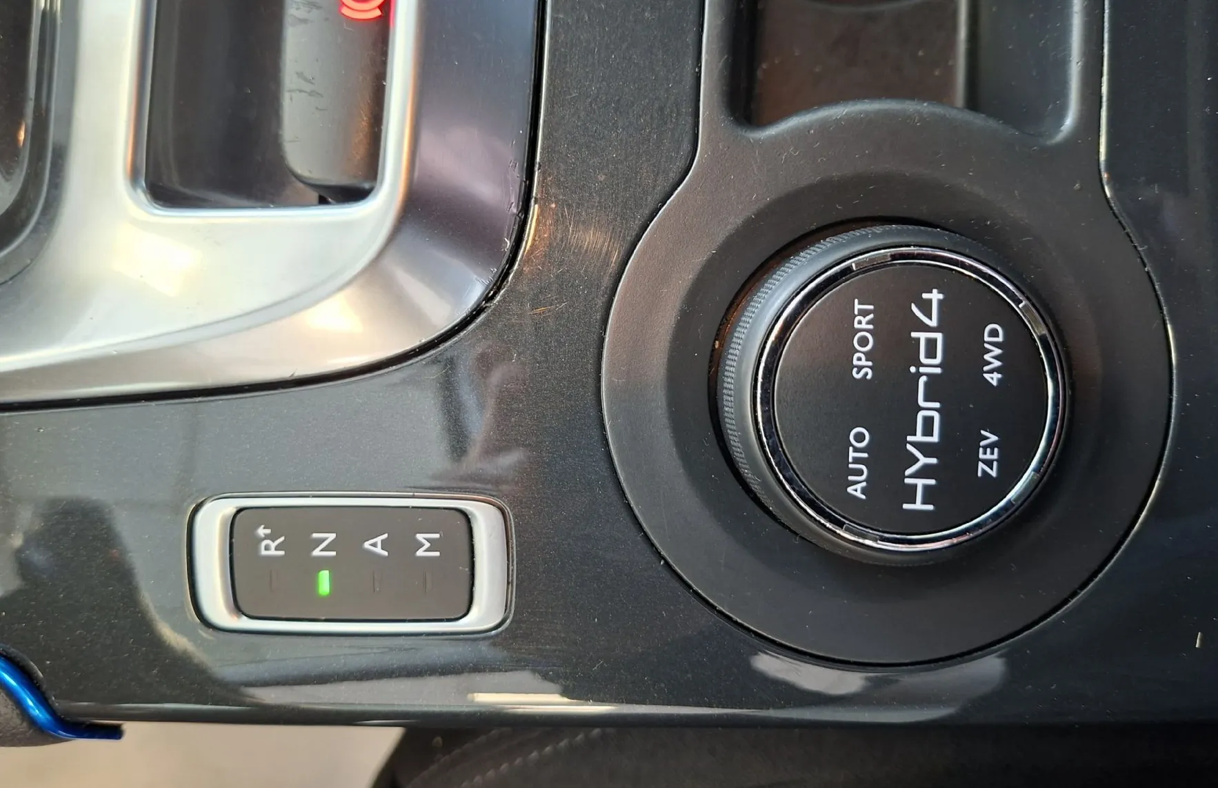 Zunanja slika - Peugeot 3008 - HYBRID 4X4-LED-NAVI-PDC-KLJUKA-HITRI KREDIT- - 11