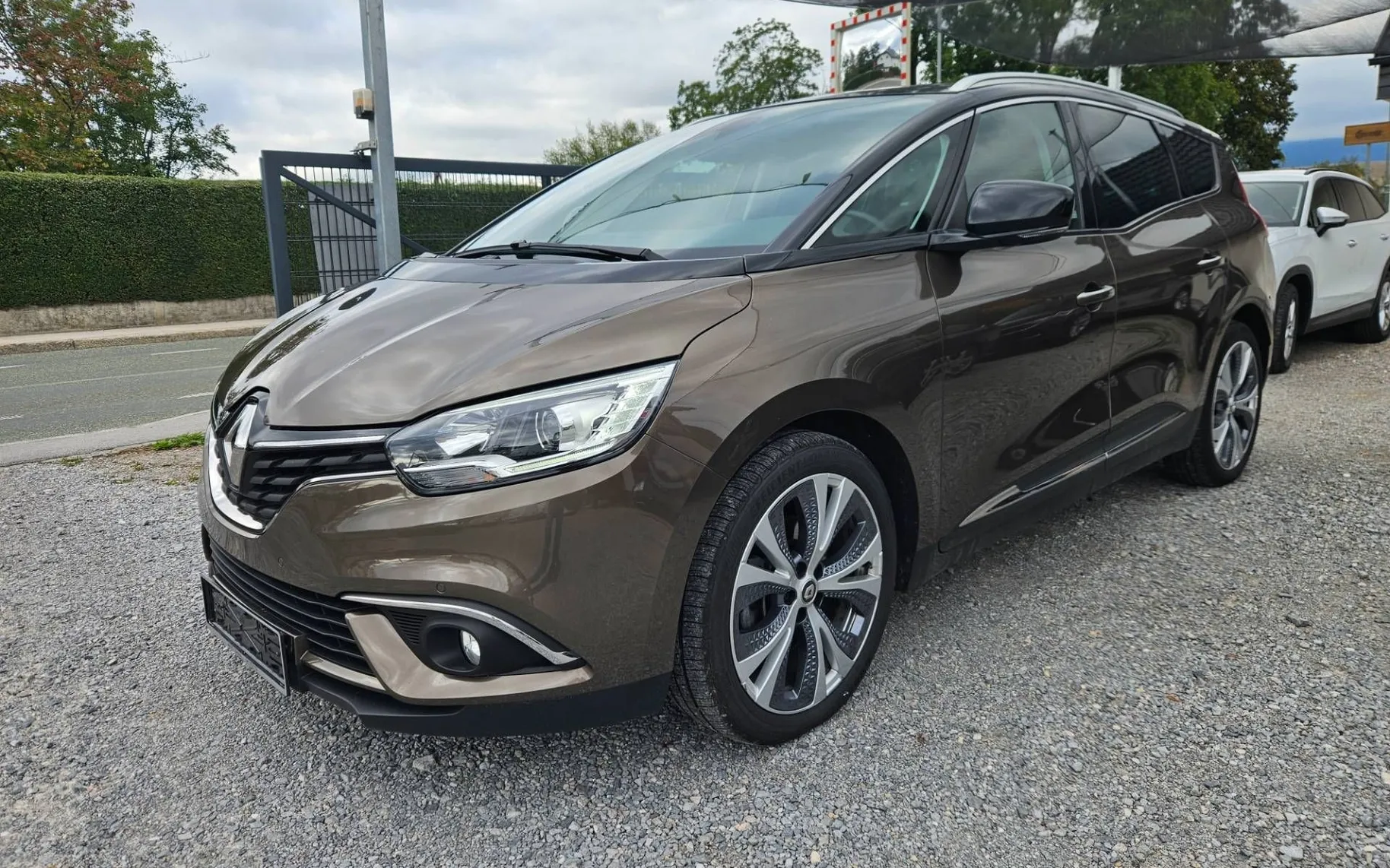 Zunanja slika - Renault Grand Scenic - Blue dCi 120 Intens EDC  AVT 1.LASTNIK SLO NAVI 7S - 1