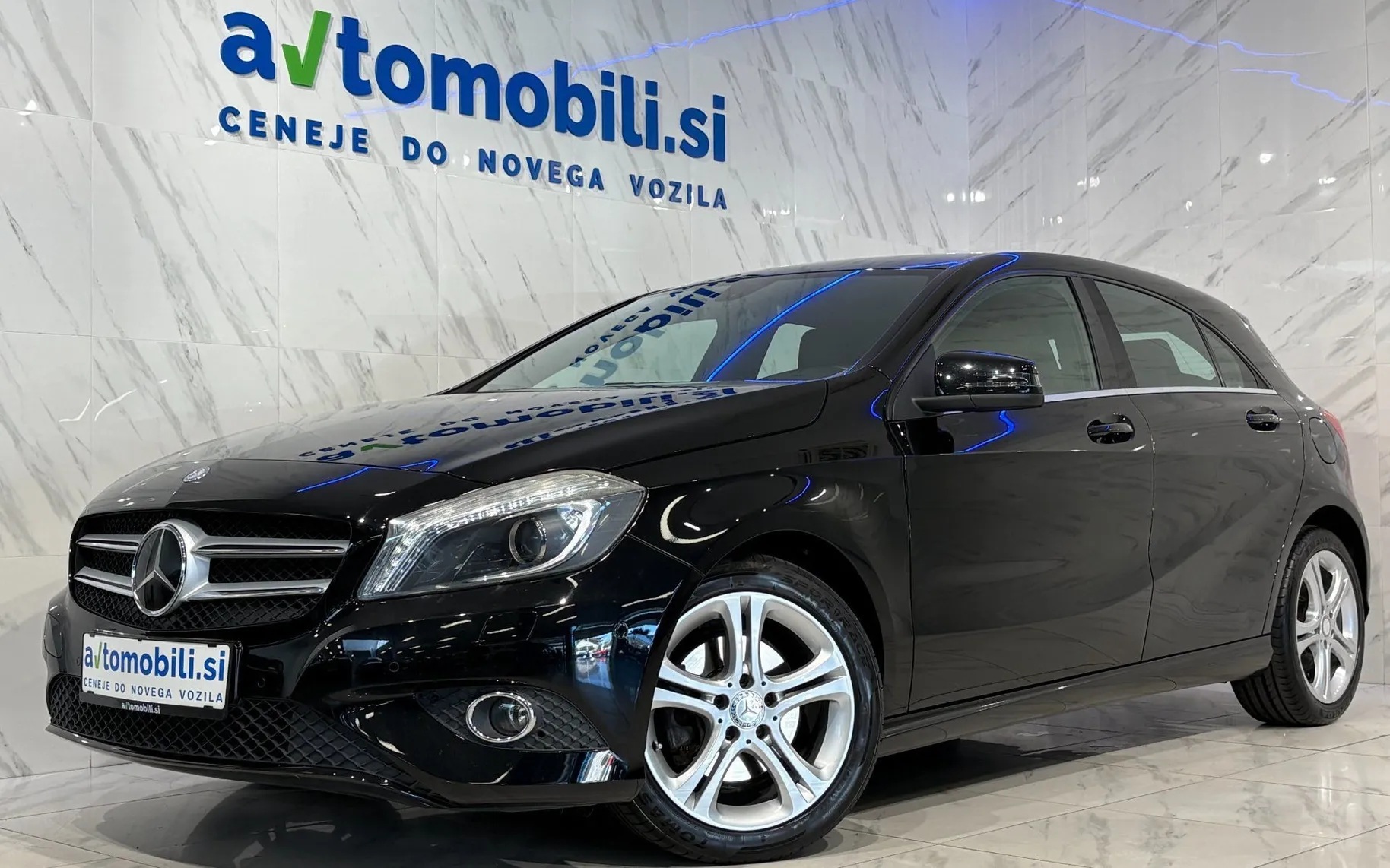 Zunanja slika - Mercedes-Benz A-Razred - 180  Kamera - Memory - Navi - Gretje - PDC - 1