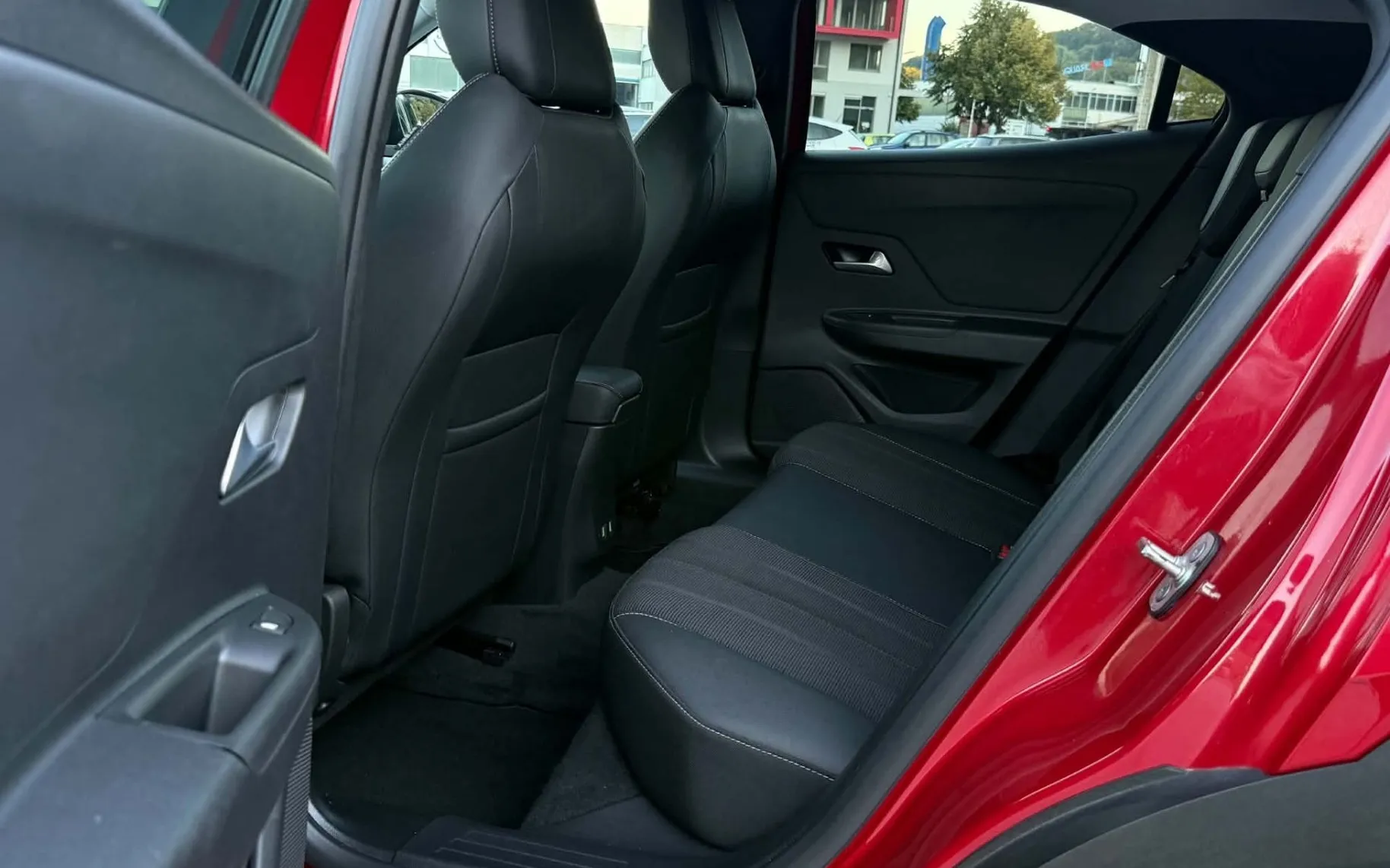 Notranja slika - Opel Mokka - 1.2-96kw-FUL LED-ACC-LIZING ZA TUJCE-KAMERA- - 12