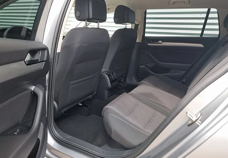 Zunanja slika - Volkswagen Passat - Variant 2.0 TDI-DSG-VELIKA NAVI-KAMERA-2X PDC-FINANCIRANJE - 8