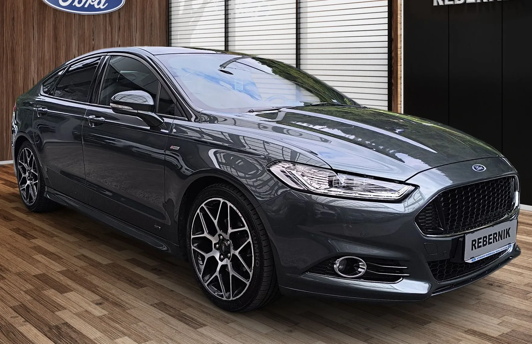 Zunanja slika - Ford Mondeo - 2.0TDCi ST LINE180PS-AWD-1.LAST.-LED-PANO-5 VRATNI - 4