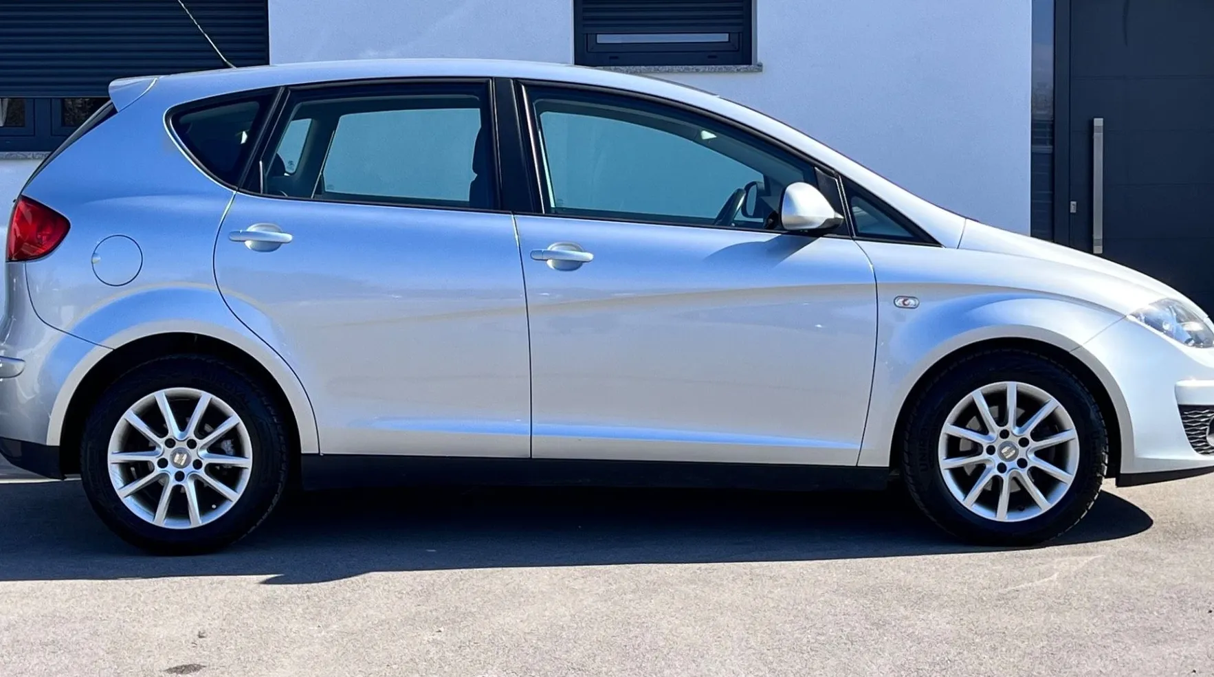 Zunanja slika - Seat Altea - 1.6 TDI+1.LAST+SLO+TEMP+ALU+SAMO 95.013 km - 4