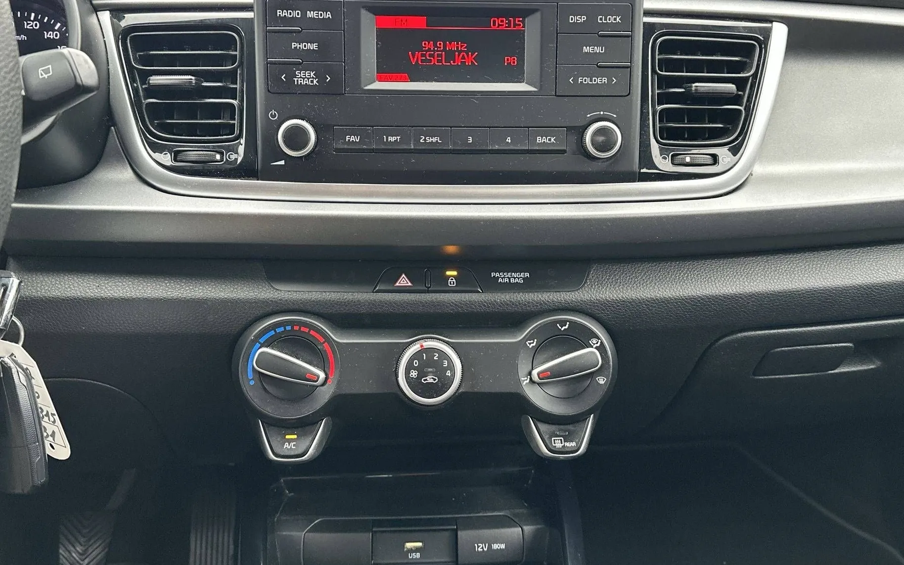 Notranja slika - KIA Rio - 1.2 DPI LX Fun ISG - 18