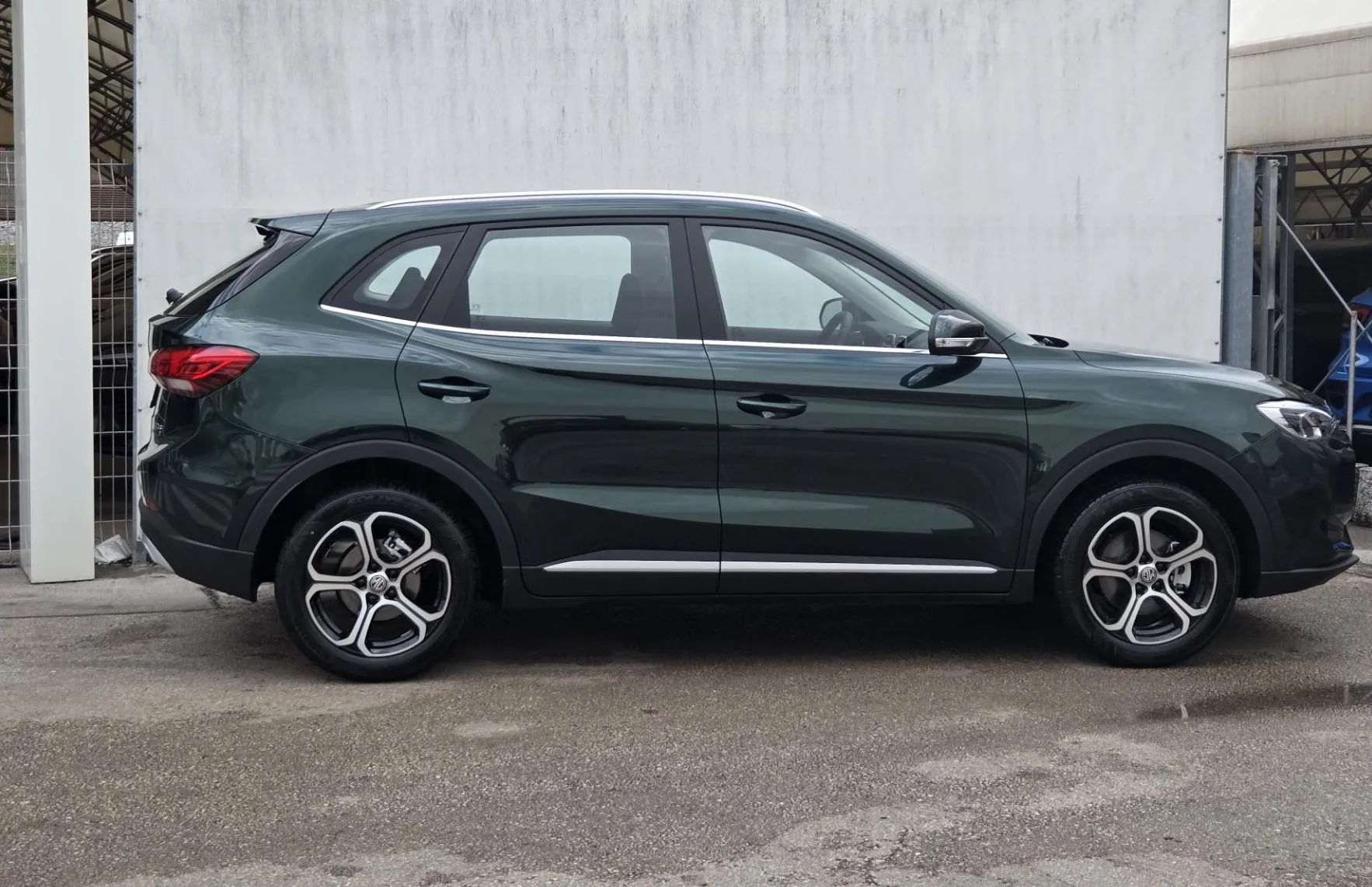 Zunanja slika - MG MG ZS - ZS Comfort 1.5L Hybrid+ cena na gotovinsko plačilo - 4
