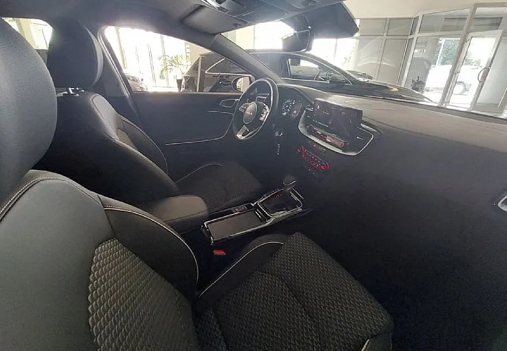 Zunanja slika - KIA XCeed - 1.6 T-GDi WAY 7DCT. VEČ BARV - 9