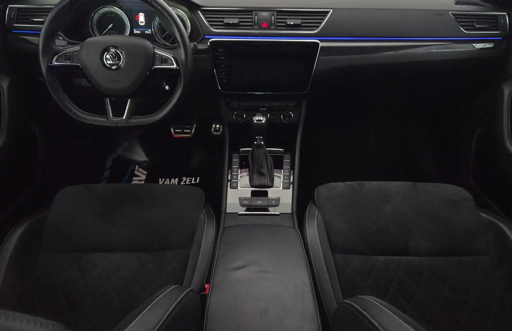 Zunanja slika - Škoda Superb - Combi 4x4 2.0 TDI SportLine DSG-RADAR-DCC-KLJUKA - 9