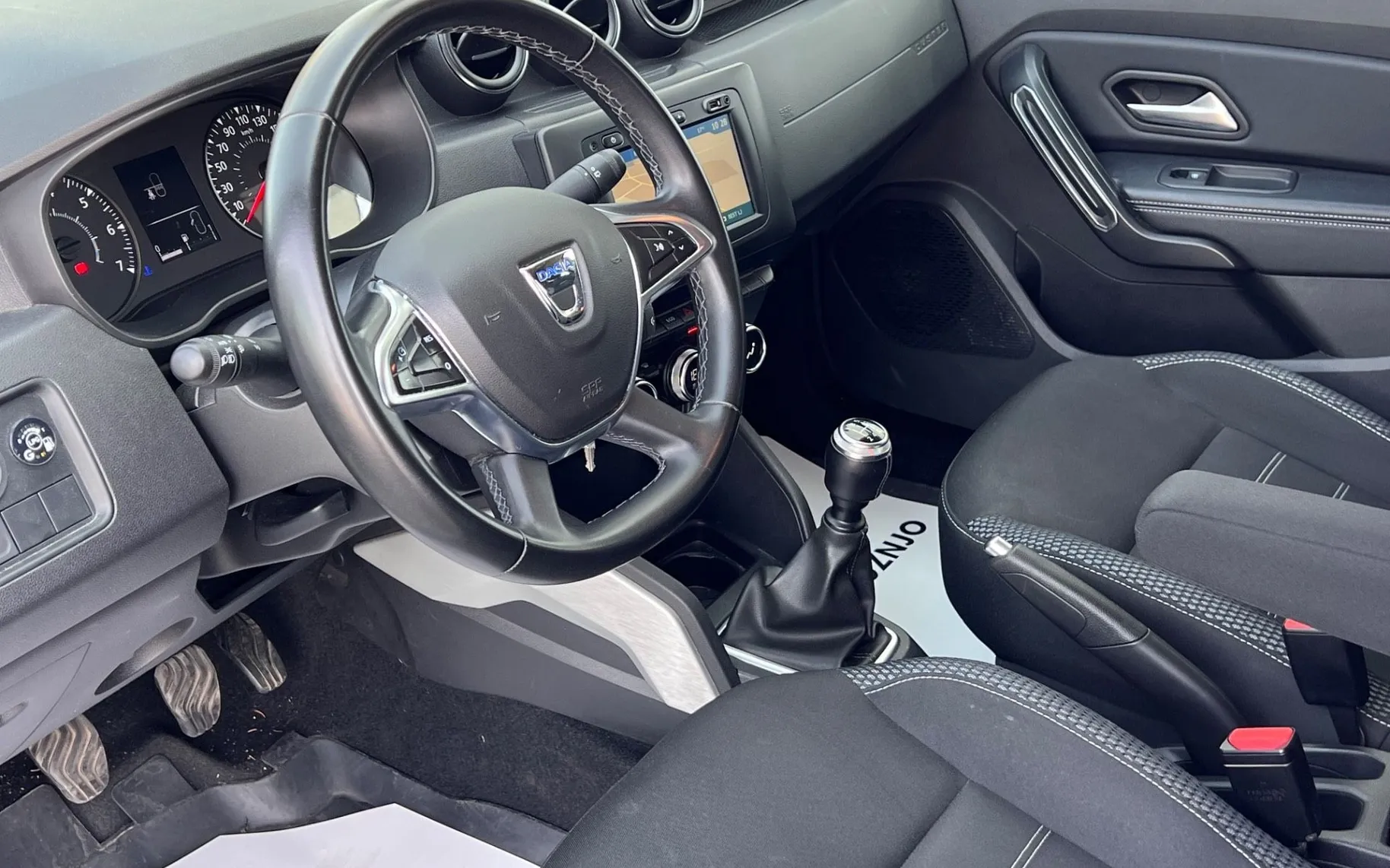 Notranja slika - Dacia Duster - 1.0 Tce 1.LASTNIK+SLO+NAVI+TEMP+KAMERA - 11