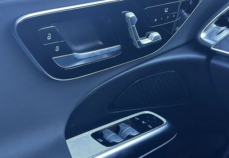 Zunanja slika - Mercedes-Benz E-Razred - E 220 d T-DIGITAL LIGHT-MEMORY-360 KAMERA - 9