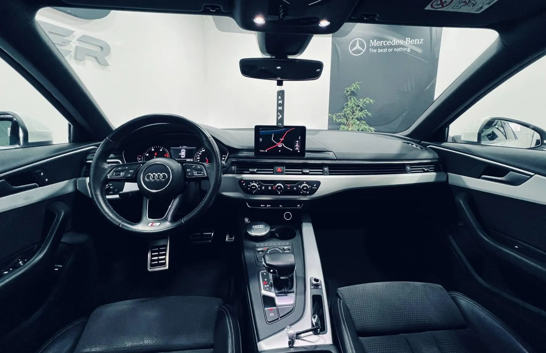 Zunanja slika - Audi A4 - Avant 2.0 TDI S-Line 110  150  PDC-NAVI-ALU18-XENON - 7