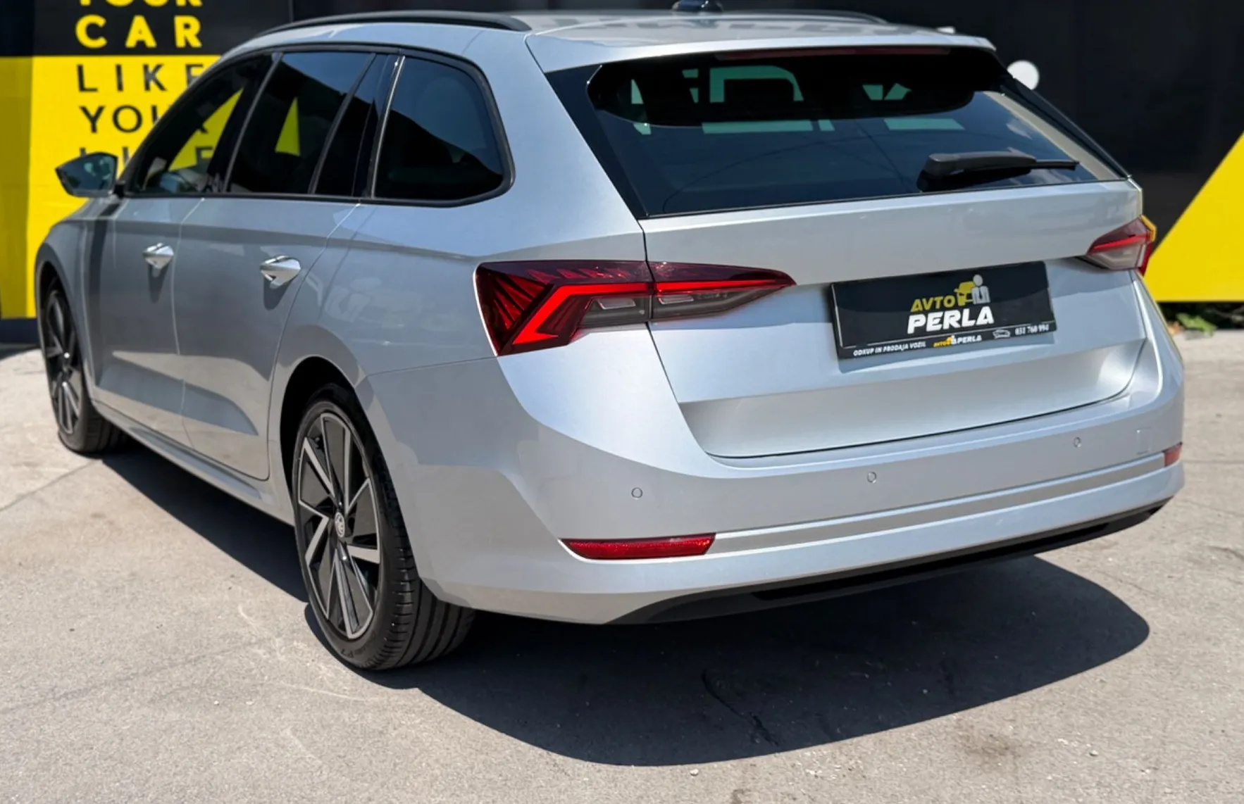 Zunanja slika - Škoda Octavia - 4x4 2.0 TDI Sportline DSG-WEBASTO-HEAD UP-ALU 18 - 7