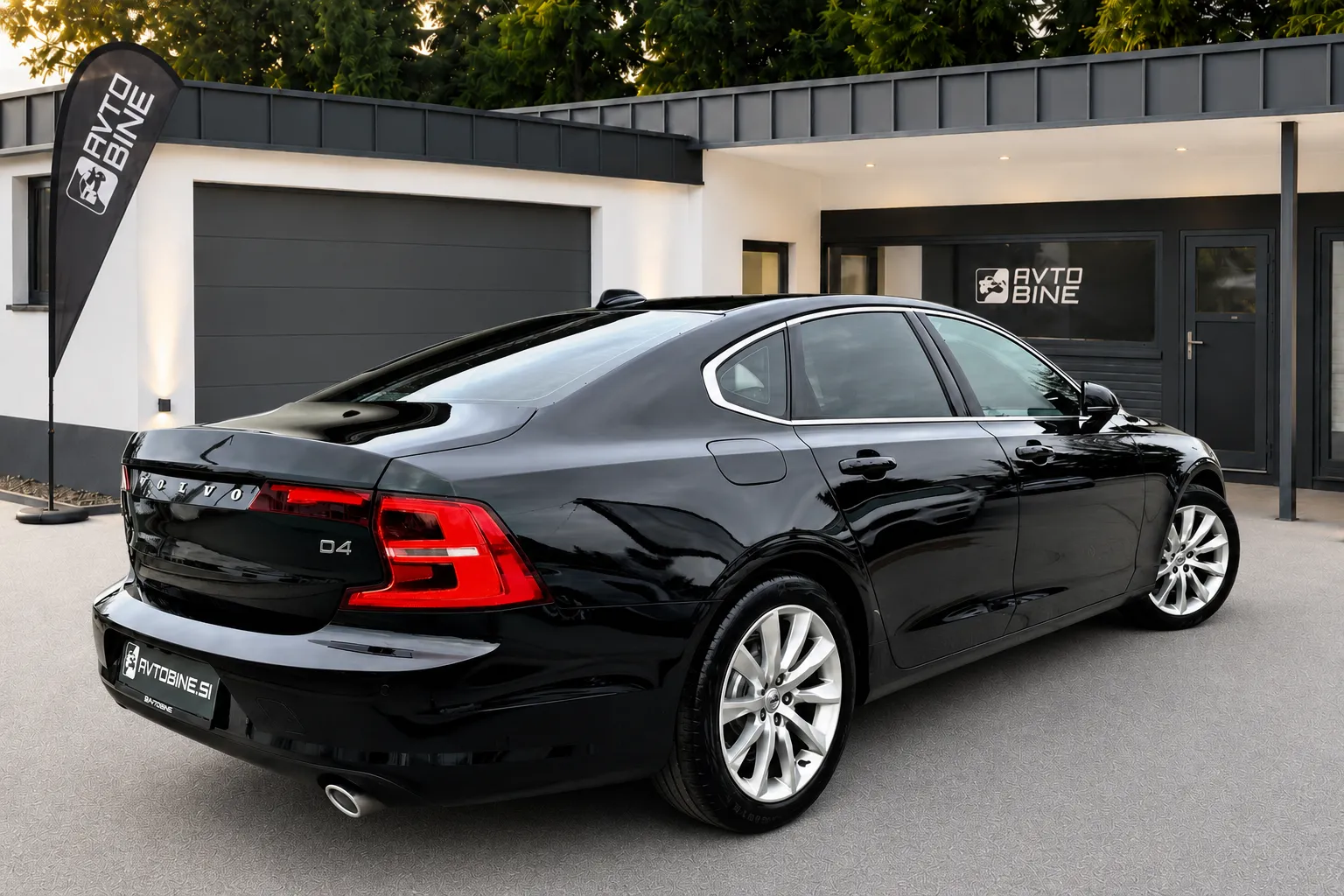 Notranja slika - Volvo S90 - D4 AVT•VIRTUAL•LED•KAMERA•PILOT•ODLIČEN... - 8
