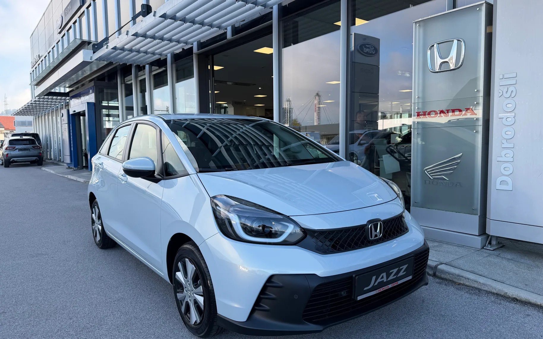 Zunanja slika - Honda Jazz - HIBRID-1.5-ELEGANCE-e-CVT-LED-NAVI-AKCIJA 4500€ - 1