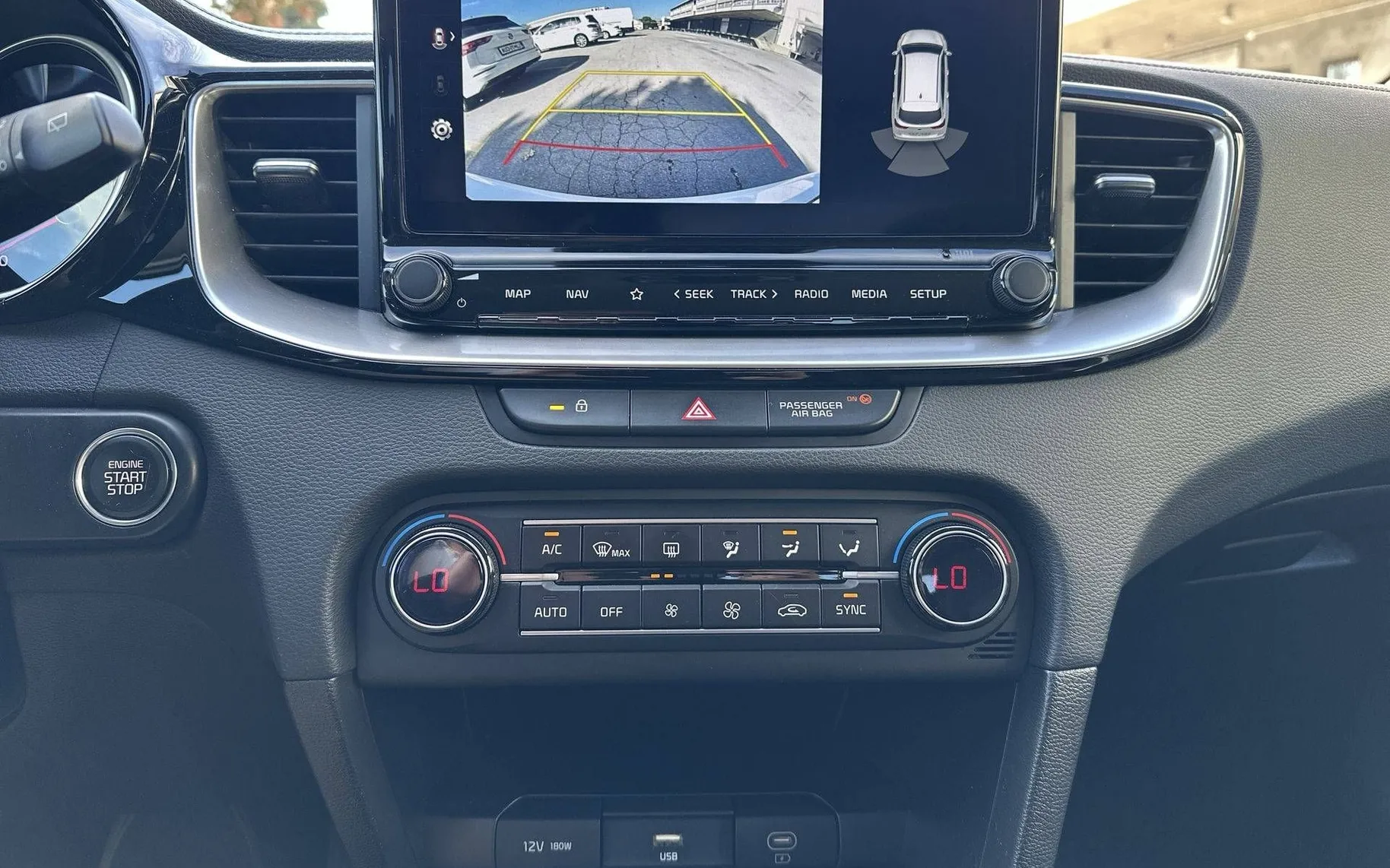 Notranja slika - KIA Ceed - 1.5 T-GDI EX Vision ISG - 17