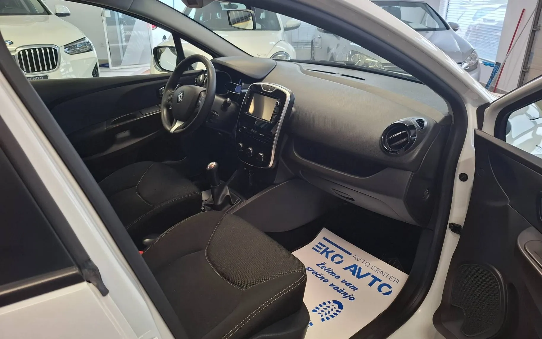 Notranja slika - Renault Clio - TCe 90 1LASTNIK-SLO VOZILO-KREDIT BREZ POLOGA - 10