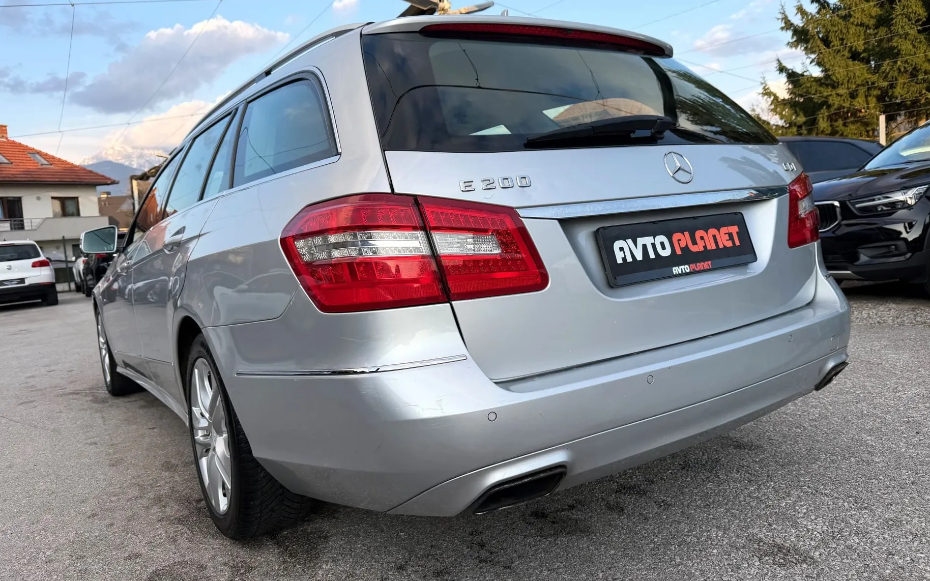 Zunanja slika - Mercedes-Benz E-Razred - E 200 CDI BlueEFFICIENCY AVANTGARDE AUT. NAVI - 4