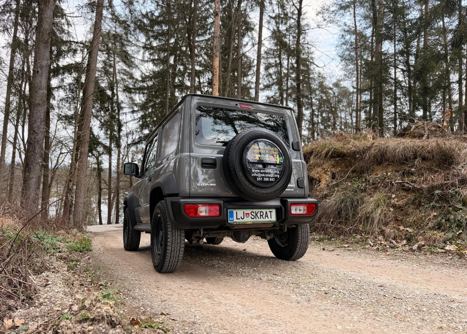 Zunanja slika - Suzuki Jimny - Suzuki  1.5 Comfort AllGrip 4x4 - 5