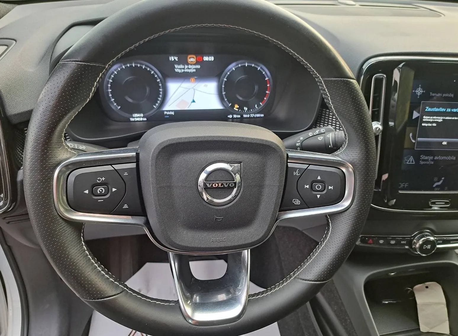 Zunanja slika - Volvo XC40 - T3 AUT R-Design Z ENOLETNIM JAMSTVOM - 10