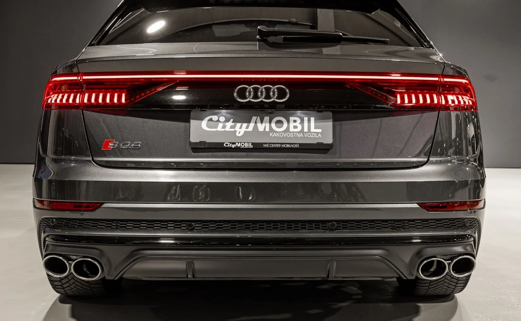 Zunanja slika - Audi SQ8 - MATRIX-KEYLESS-PANO-ZRAČNO-USNJE-VIRTUAL-HLAJ-22C - 16