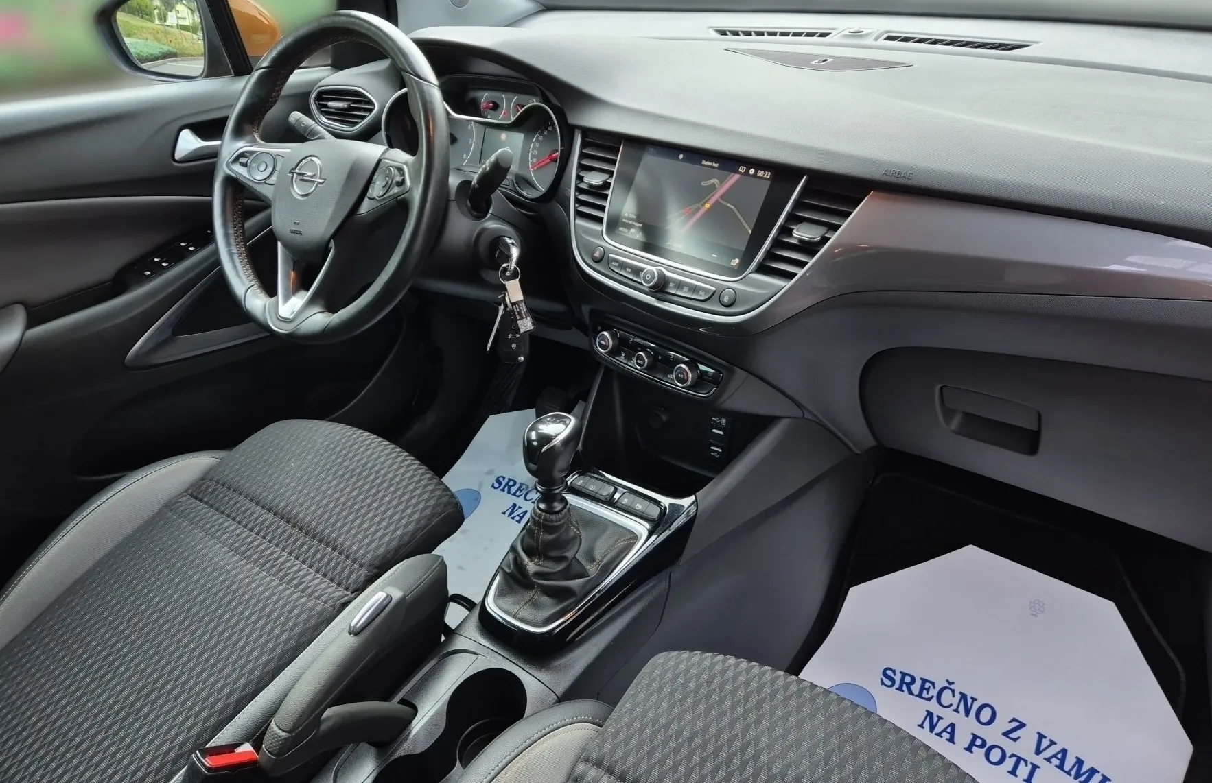 Zunanja slika - Opel Crossland X - INNOVATION 1.2 130PS M6-SLO-1.LAST-ODLIČEN - 13