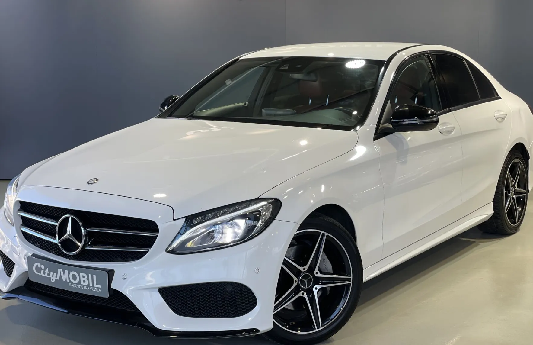 Zunanja slika - Mercedes-Benz C-Razred - C220d-AMG LINE-NAVI-TEMPOMAT-KAMERA-GRETJE SED-LED - 1