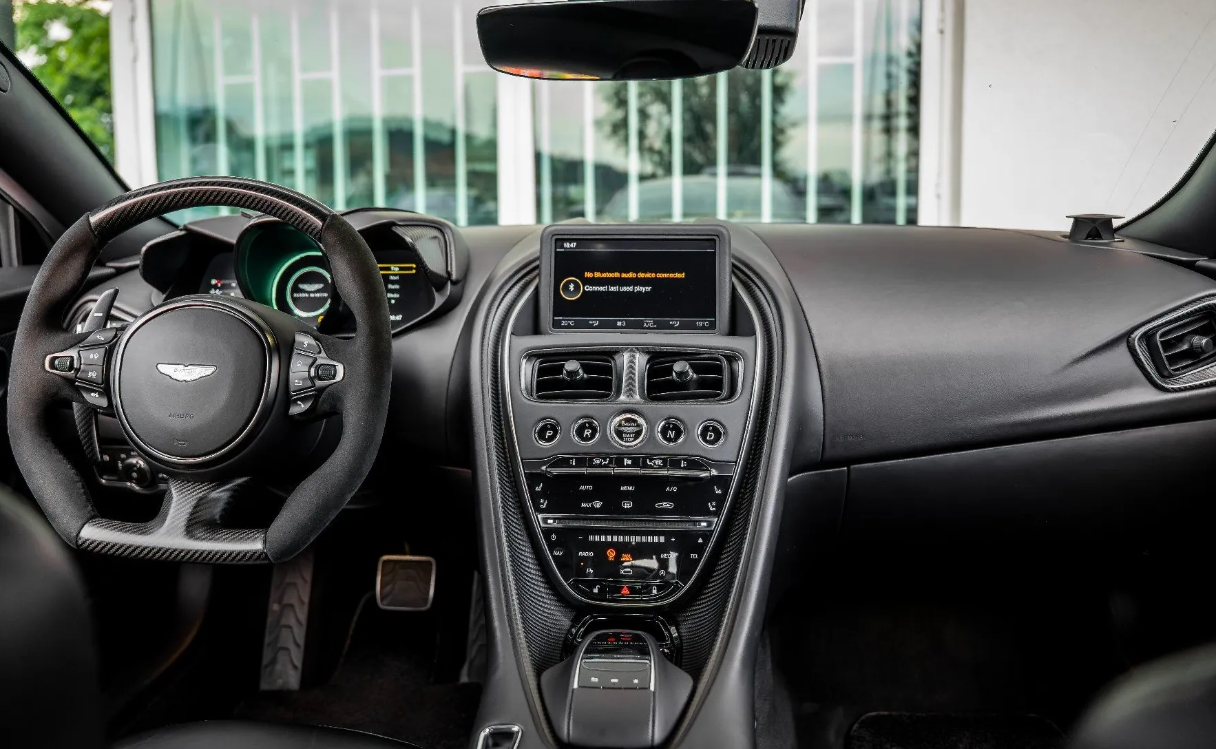 Zunanja slika - Aston Martin DBS - AM RACING GREEN EXT. CARBON BANG OLUFSEN - 12