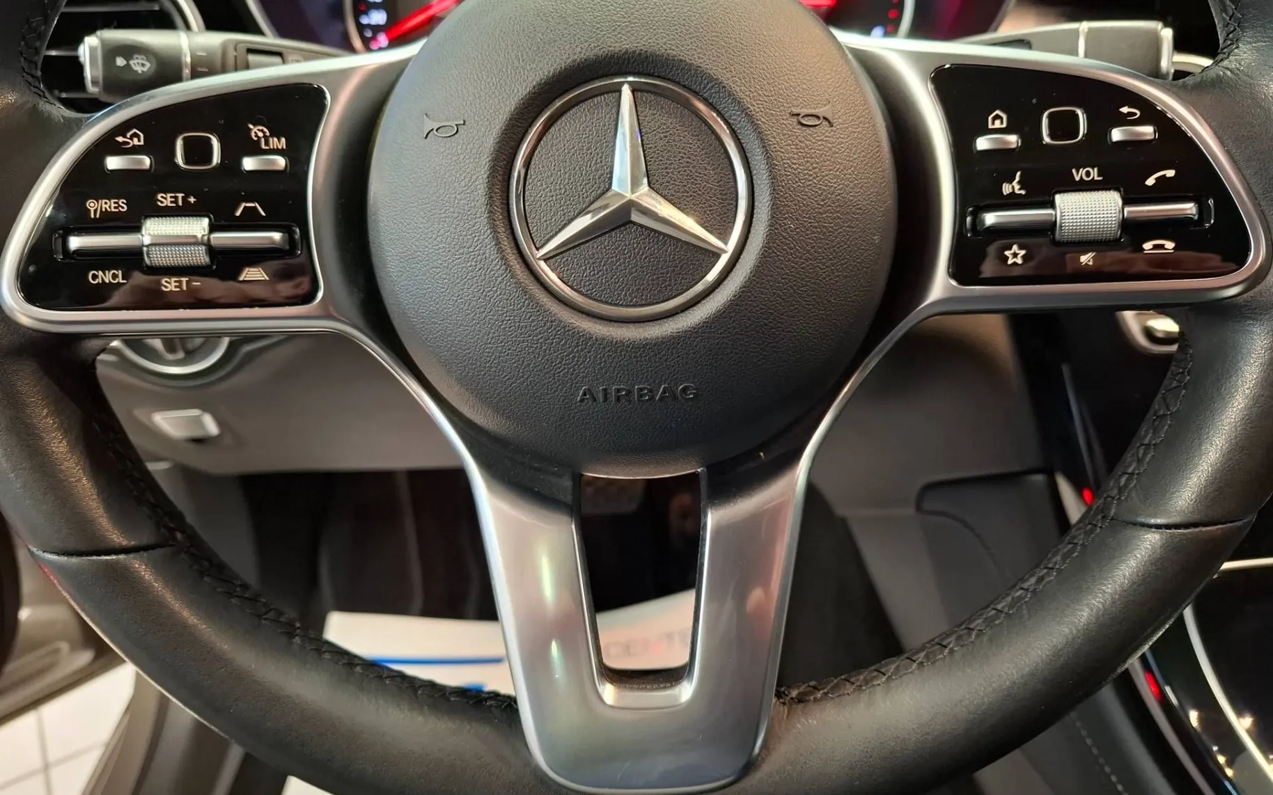 Notranja slika - Mercedes-Benz GLC-Razred - GLC 220 d 4 MATIC SAMO99000KM-NAVI-KAMERA-ACC-PDC. - 9