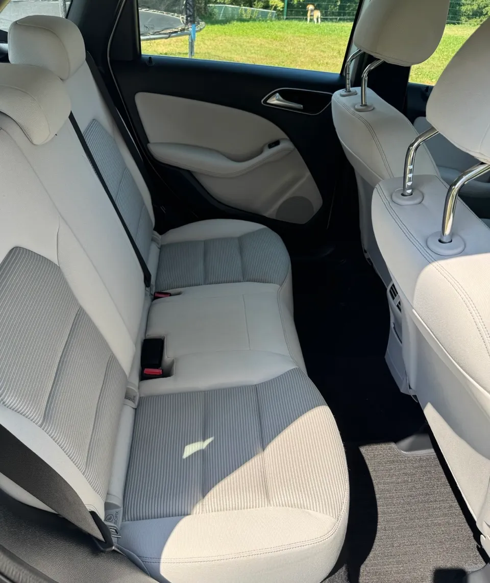 Notranja slika - Mercedes-Benz B-Razred - B 180 - 9