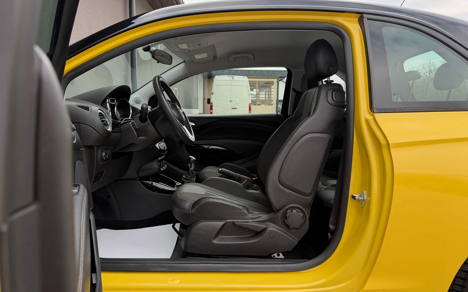 Zunanja slika - Opel Adam - 1.4 BLACK JACK • 1.LASTNICA • SLO. VOZ. • TEMPOMAT - 12