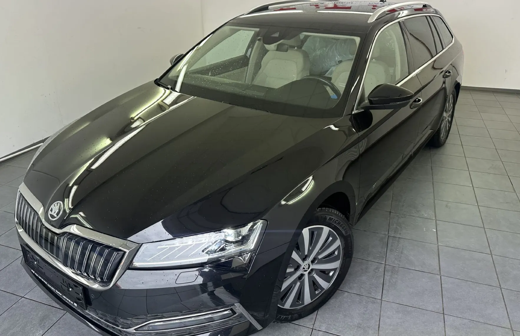 Zunanja slika - Škoda Superb - 1.4 TSI PHEV Style DSG.NEMŠKA+4ALU.KAM 55 KW ELEKT - 1