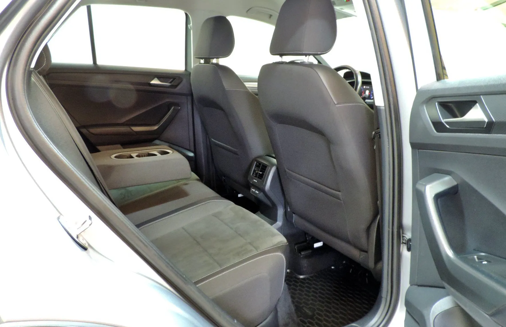 Zunanja slika - Volkswagen T-Roc - 1.5 TSI BMT Style DSG ACC-LED-KAMERA - 12