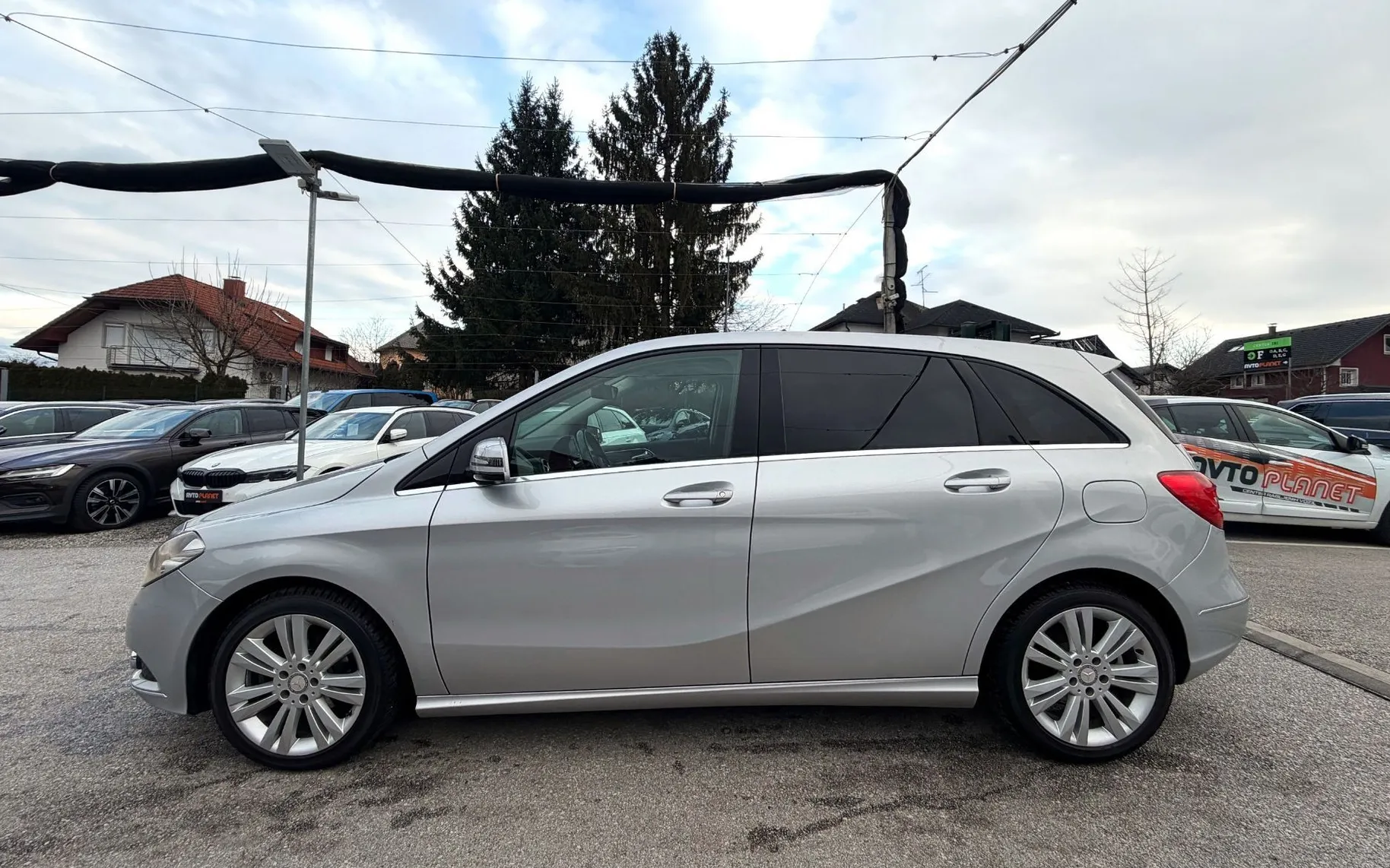 Zunanja slika - Mercedes-Benz B-Razred - B 200 CDI 2.LASTNICA KAMERA TEMPOMAT ALU 17 - 2
