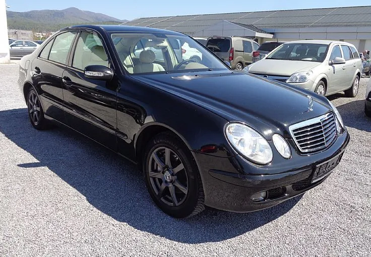Zunanja slika - Mercedes-Benz E-Razred - E 200 CDI AUTOMATIC - 2