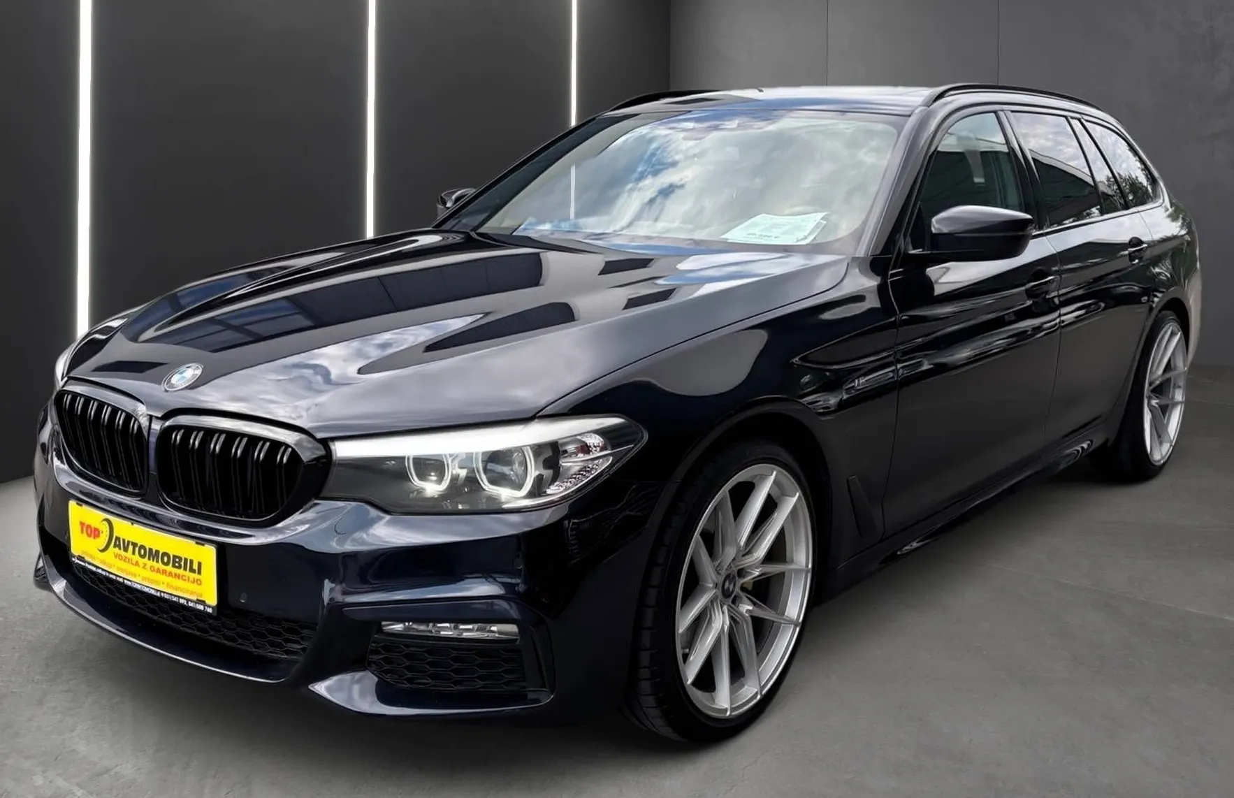 Zunanja slika - BMW Serija 5 - Touring: 520d M-PAKET FUL LED NAVI TEMP PANO PDC KLJUKA - 3