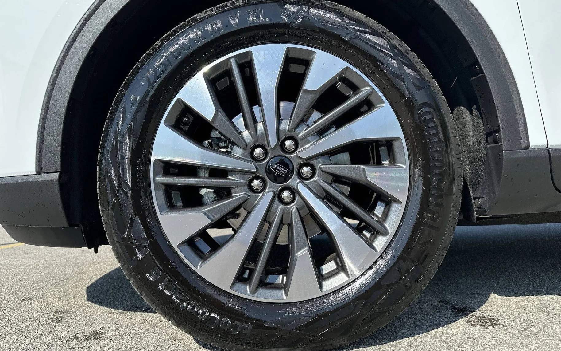 Notranja slika - Ford Kuga - 1.5 EcoBoost Titanium - 9